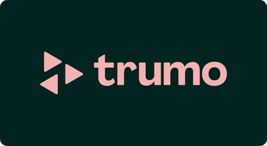 Musta tausta, jossa lukee vaaleanpunaisella tekstillä Trumo. Trumo on pikakasinoilla käytössä oleva maksutapa. 